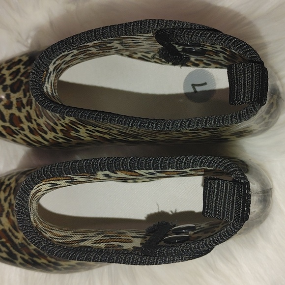 Leopard print rain boots - Picture 5 of 6
